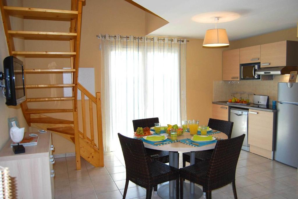 Lagrange Grand Bleu Vacances - Residence Le Mas De טוריי חדר תמונה